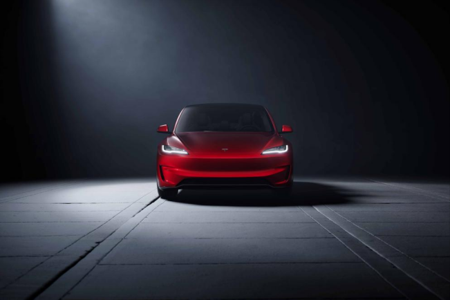 Model 3高性能版33.59万元开启预售，特斯拉全系高性能版车型已就位！3324