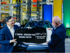 比亚迪第1400万辆新能源车在巴西工厂下线，巴西总统卢拉成为车主