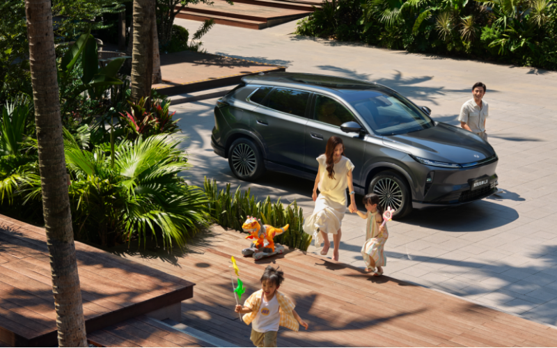 【新闻稿】再创新高！奕派科技10月热销31107辆，1-10月累计同比劲增43.6%-F(1)1366