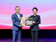 腾势之夜：“九球天后”潘晓婷成腾势D9第30万辆车主