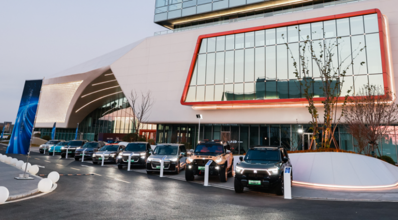 【新闻稿】东风汽车冯长军做客央视《对话》 畅谈激发消费新潜力&ldquo;国家队&rdquo;担当1080