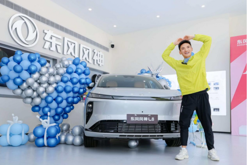 【新闻稿-精神共鸣】中国马拉松一哥丰配友,为何选择风神L8的零压SPA舱?-F903