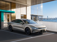 闪充 + 超长续航 + 旗舰舒适 比亚迪汉 EV 闪充版 17.98 万元起