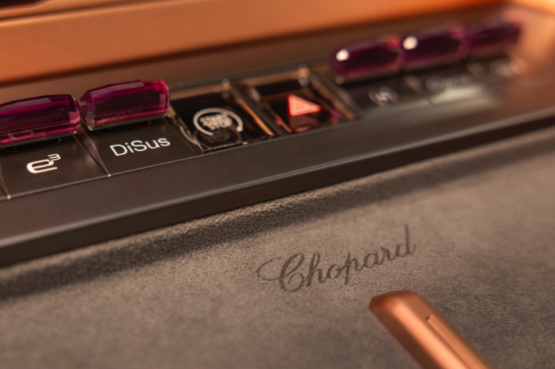 含腾势代码【新闻稿】腾势联袂Chopard萧邦呈现Z9GT高定版,以555万元在amfAR慈善晚宴成交761