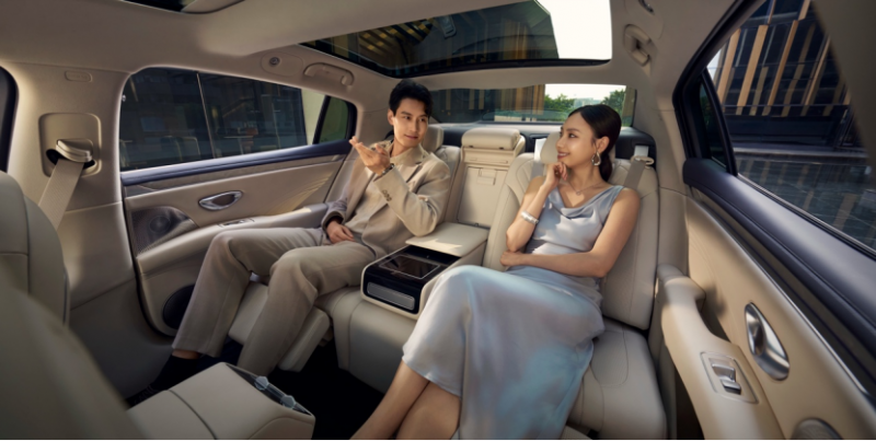 Fin【上市新闻稿】19.69万起售价百万级体验!30万以内最全能的旗舰家轿比亚迪海豹08上市1803