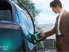 一台超5.1米的旗舰SUV，如何让全家老小都有“专座感”？海狮08给出答案